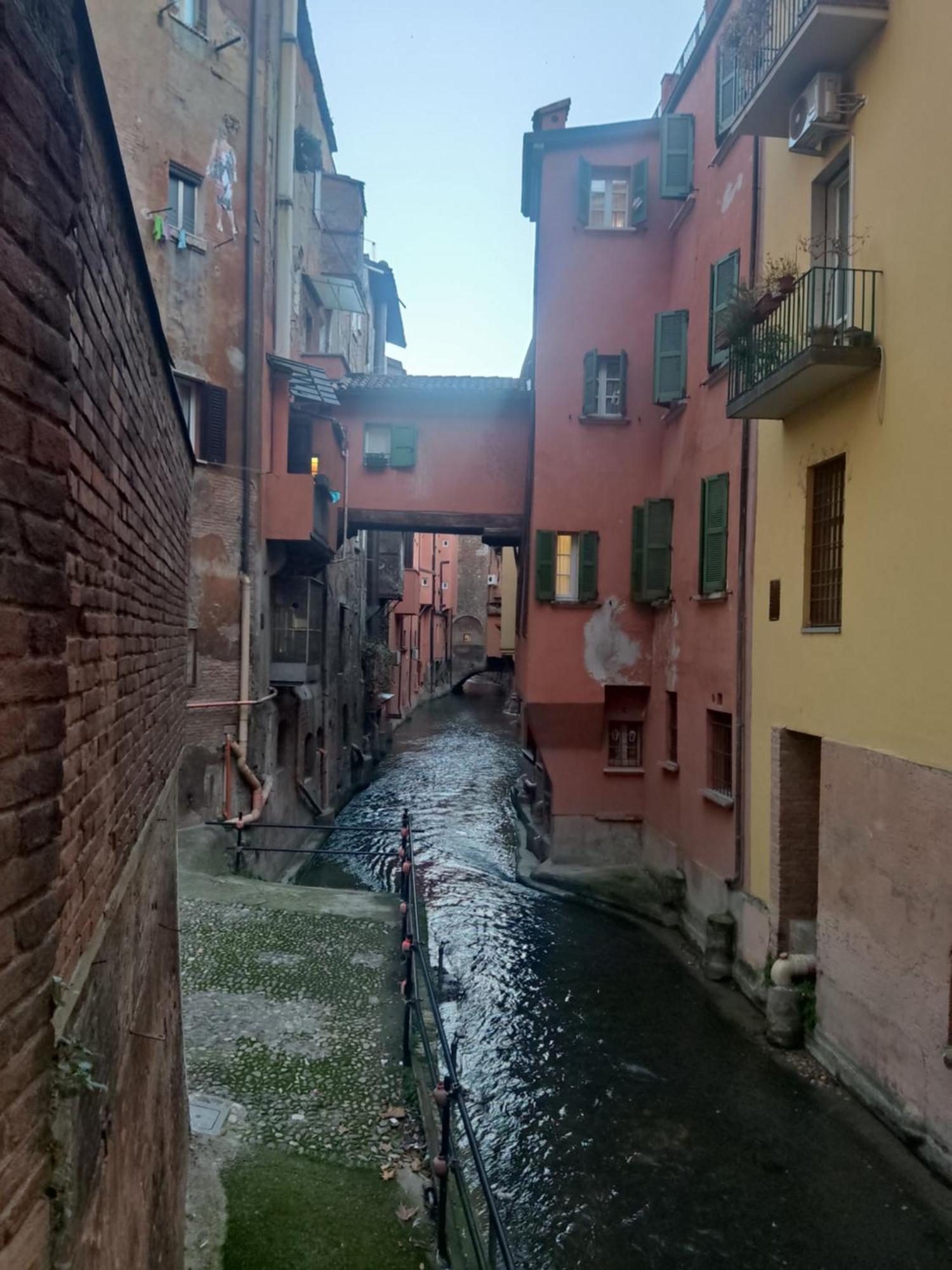 A Quattro Passi Apartment Bologna Exterior photo